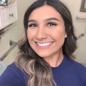 Meet your Posher, Alejandra